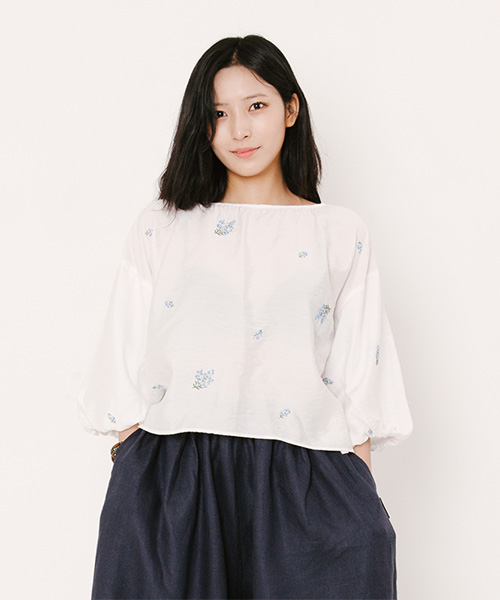 Forget-Me-Not Ballon Sleeve Blouse